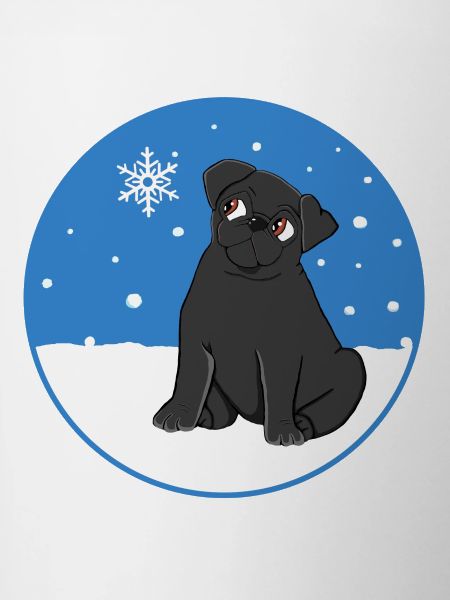 Schwarzer Mops im Schnee