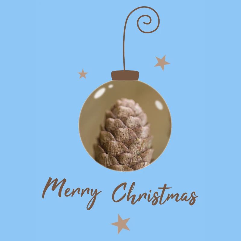 Bal de Noël avec décoration de Noël en cône