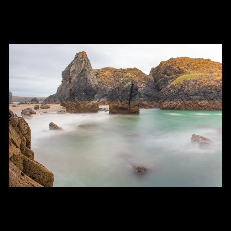Kynance Cove (Porth Keynans) Coastline The Lizard