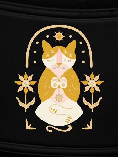 Zen-Katze im Sonnenblumengarten