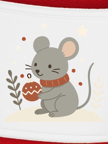 Winterliche Maus mit Weihnachtskugel – Tiermotiv