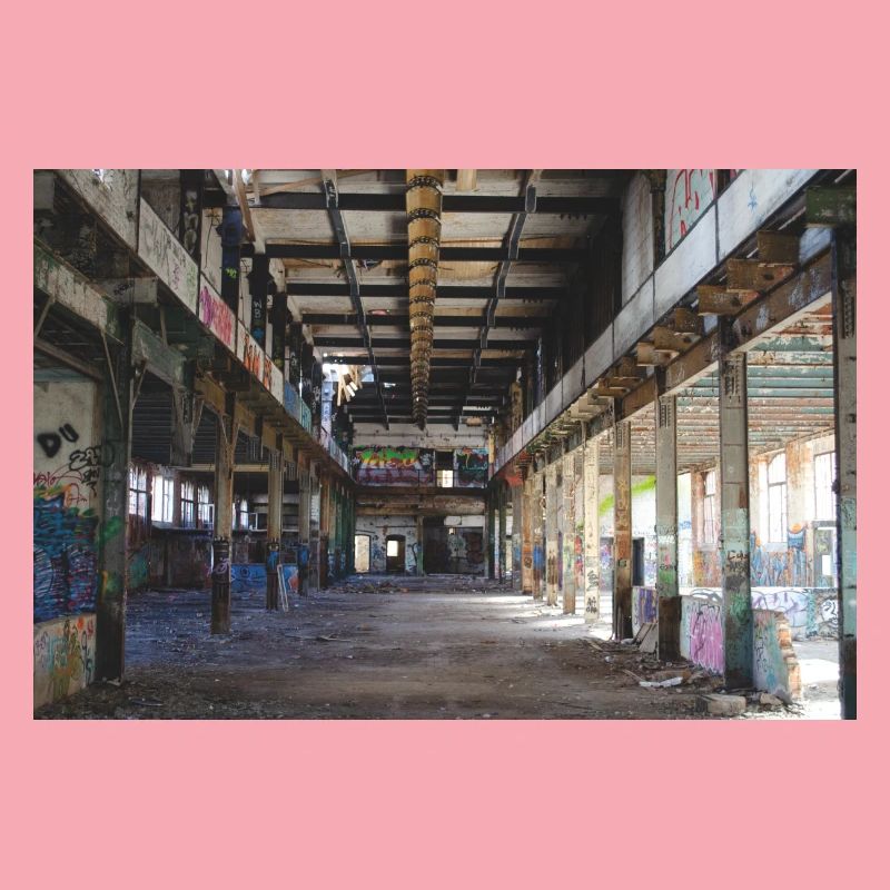 Affiche de graffiti sur l'architecture de l'affiche de la construction industrielle