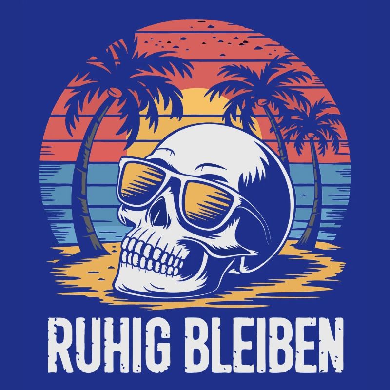 Skull mit Basecap Sonnenbrille am Strand