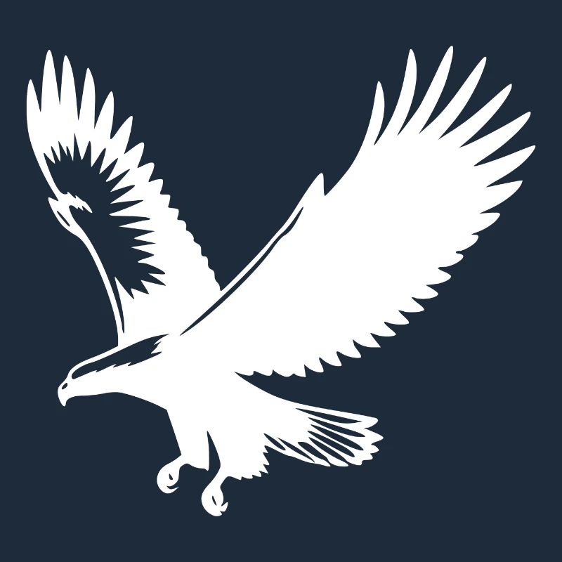 Aigle vers le haut avec d’énormes ailes dans le vent