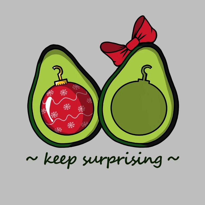 Avocado mit Weihnachtskugel als Kern