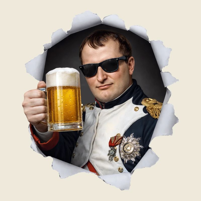 Napoleon hält ein Bier