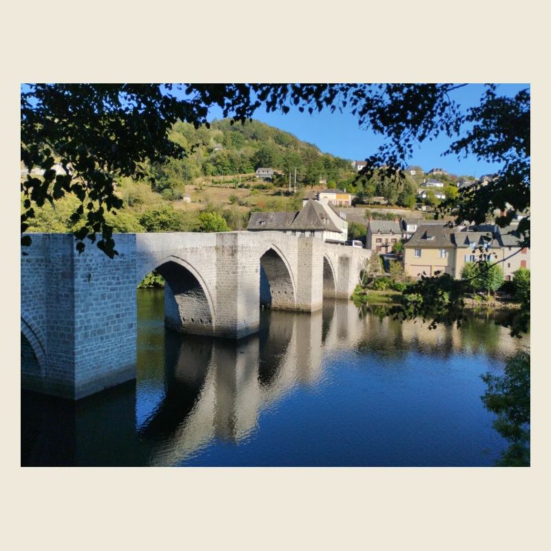 Wilder See & Schloss – Naturlandschaft Frankreich