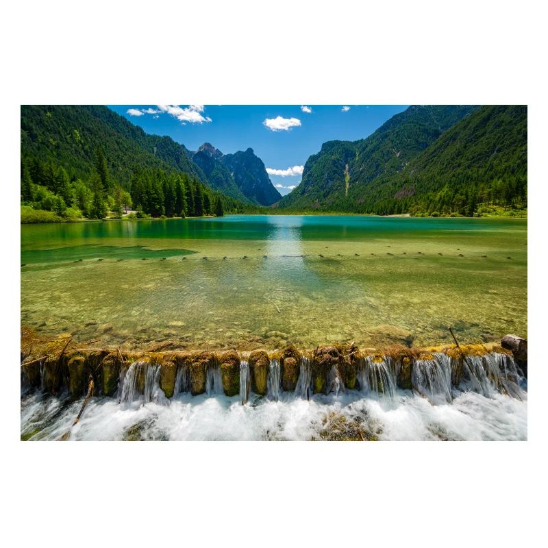 Lac Dobbiaco dans les Dolomites