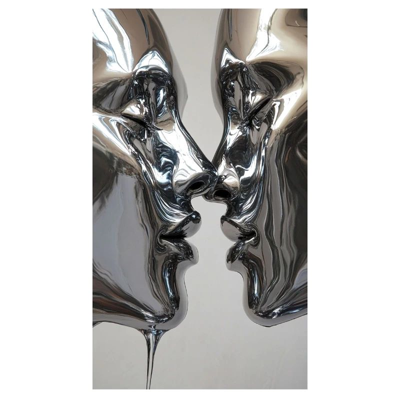 Silberne Kussfiguren