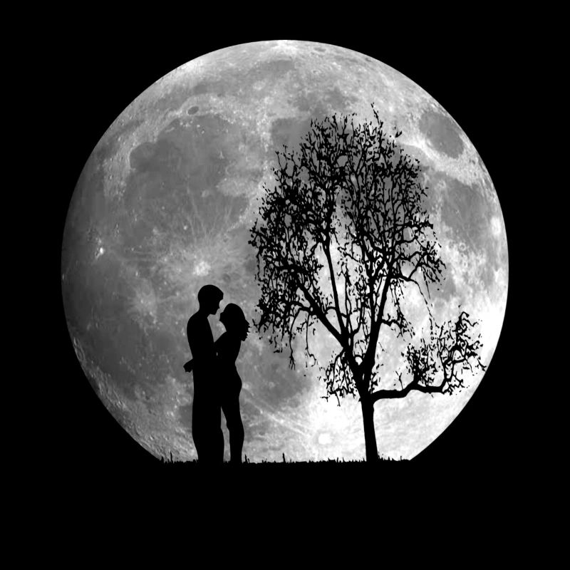 Saint Valentin, couple de pleine lune