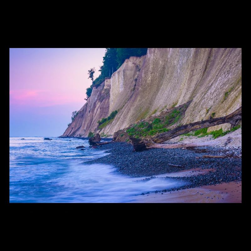 La côte de craie sur l’île de Rügen le soir