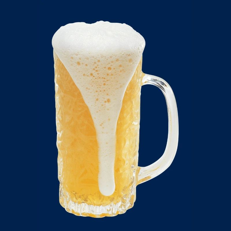 Bier im Glas mit Schaum
