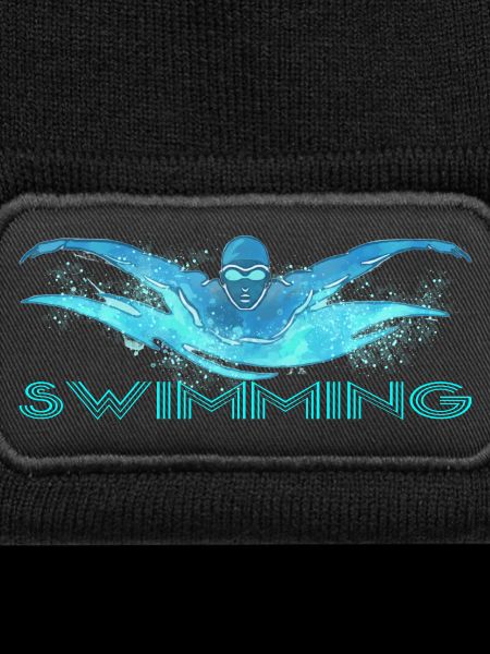 Dynamischer Schwimmer mit Wasserwellen