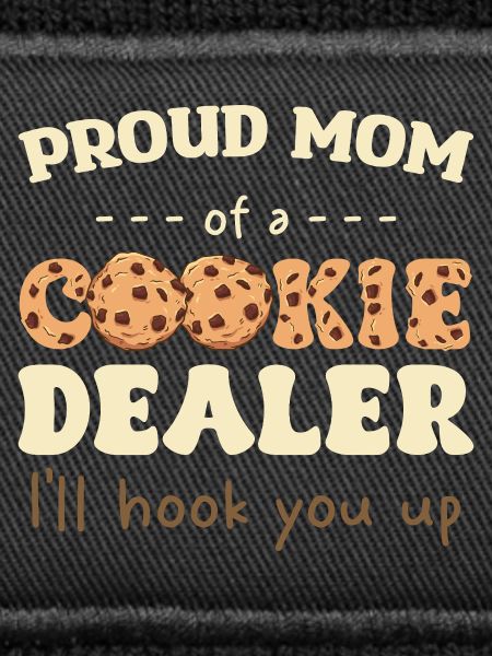 Stolze Mama eines Cookie-Verkäufers