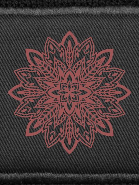 Karmesinrote Mandala-Blüte