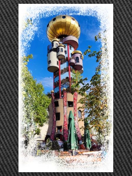 Kunterbunter Turm beim Kuchlbauer