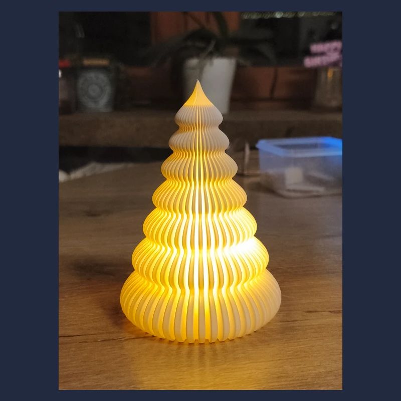 Lampe en papier jaune en forme de marche