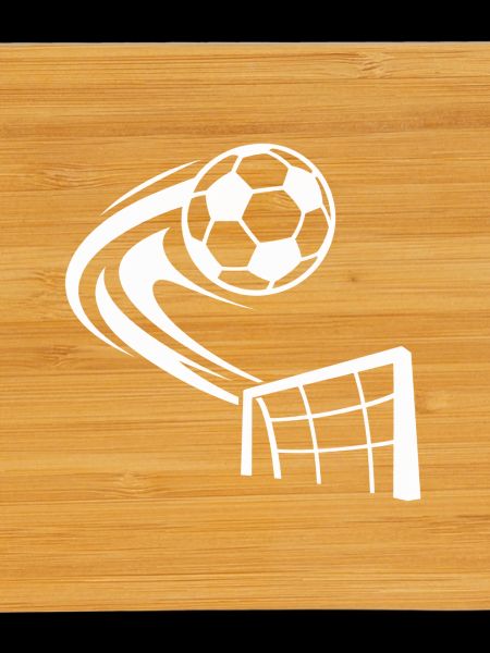 Spiralfußball ins Netz