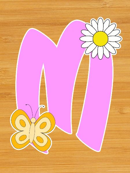 Lettre M avec papillon