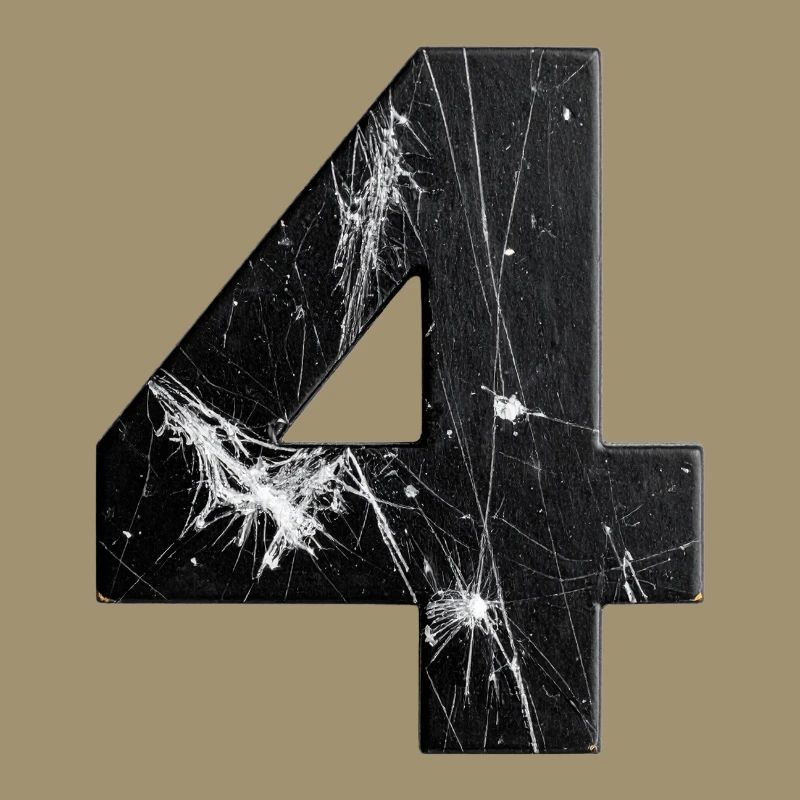 Black four-scratch pattern