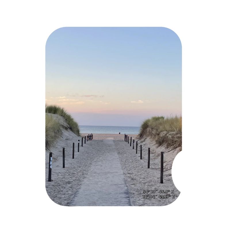 Sentier de dunes au bord de la mer, coucher de soleil