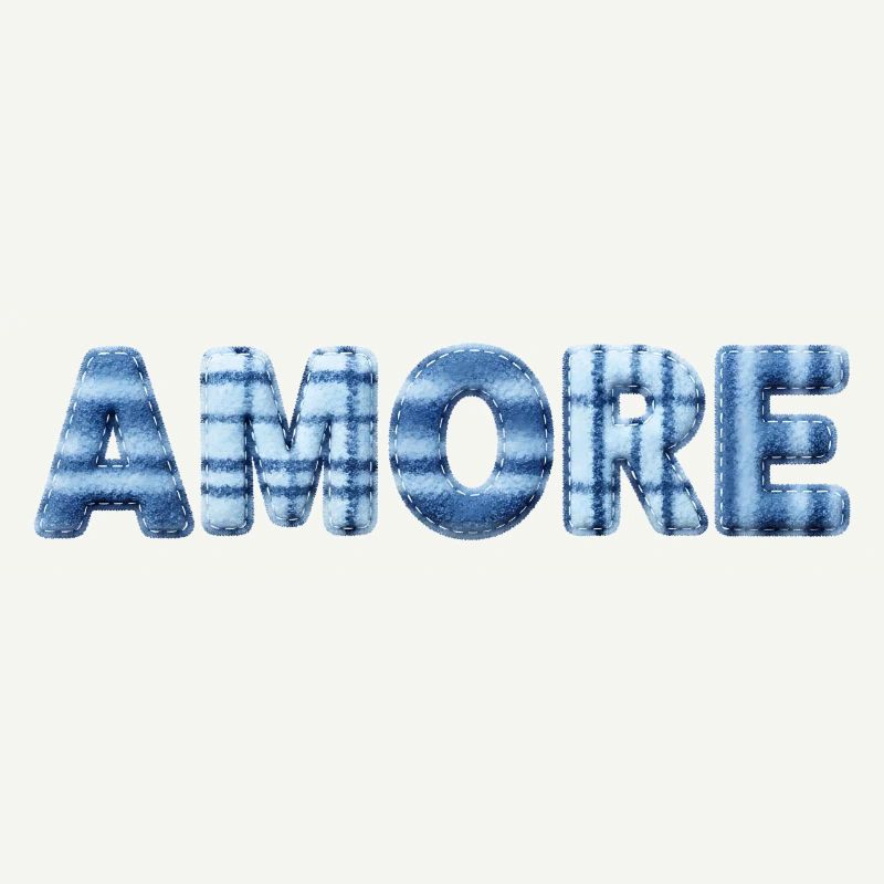 Tendance en patchwork de lettrage bleu glace Amore