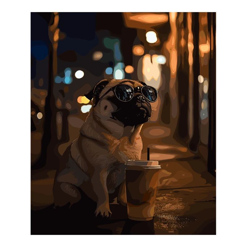 Mops mit Sonnenbrille und Eiskaffee