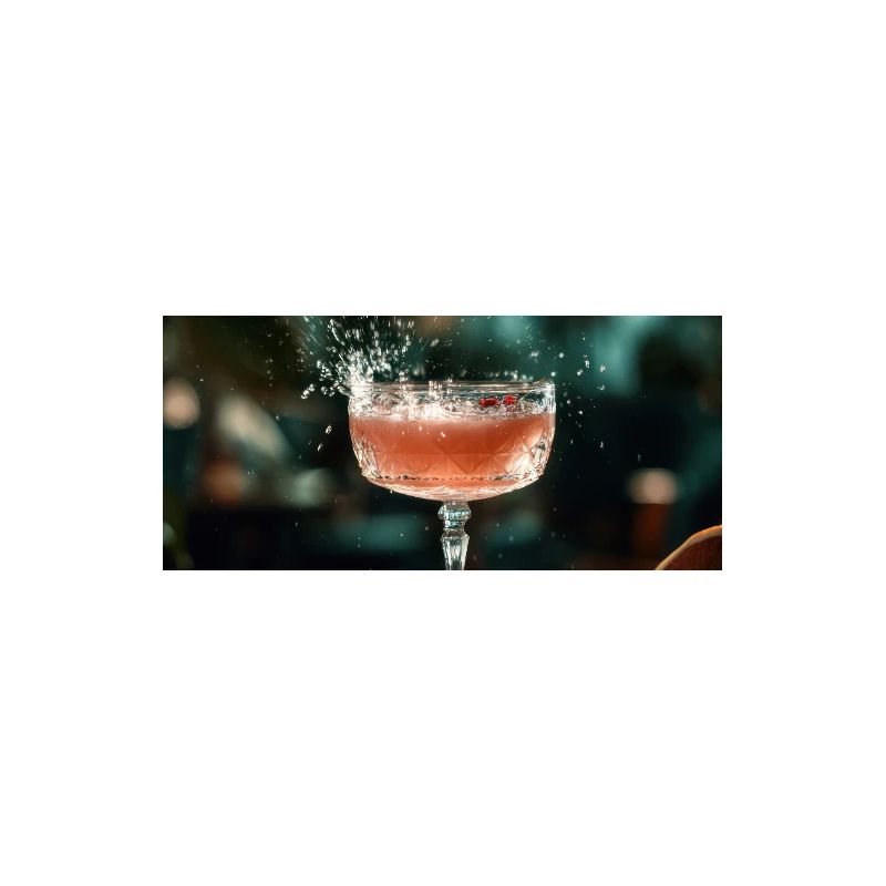 Rosa Cocktail Splash im Coupe-Glas