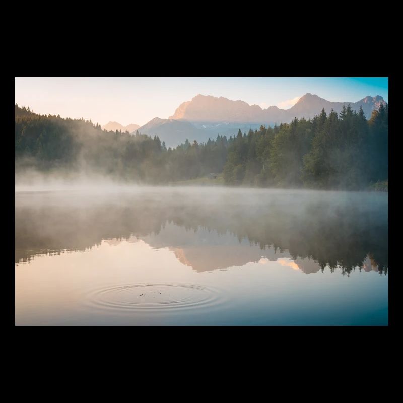 Morgennebel am stillen See