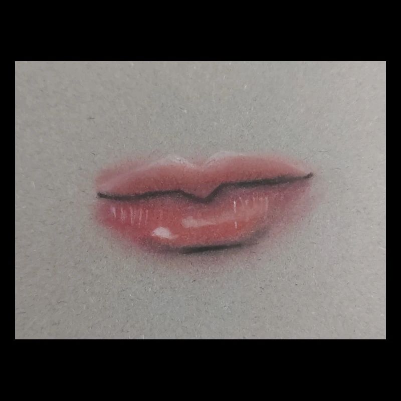 Expressive Lippenkunst auf Graufolie