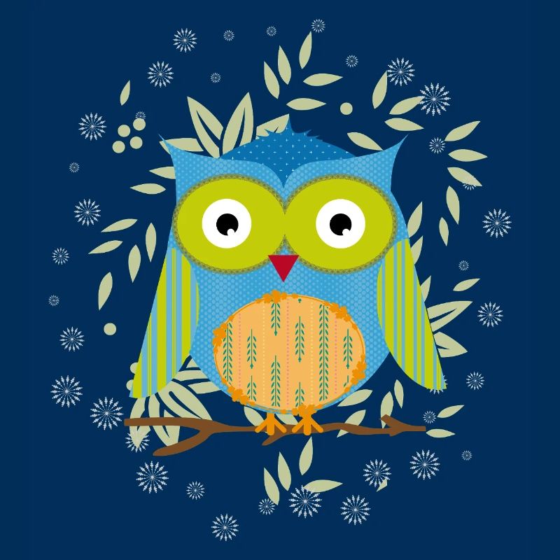 Hibou patchwork élégant sur une branche dans une mer de feuilles