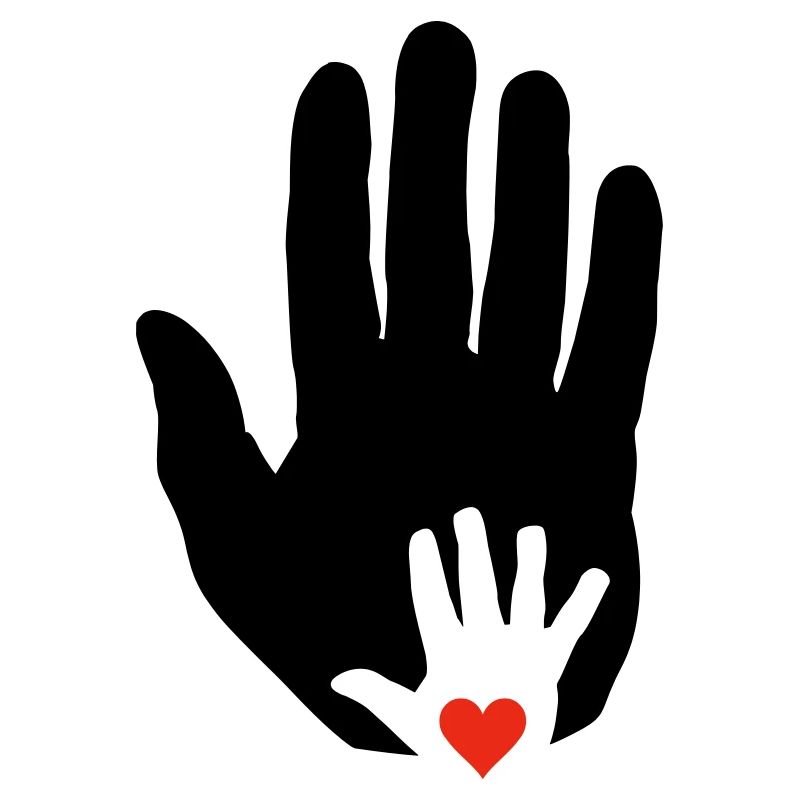 Cœur dans la main de bébé dans la main plus âgée!