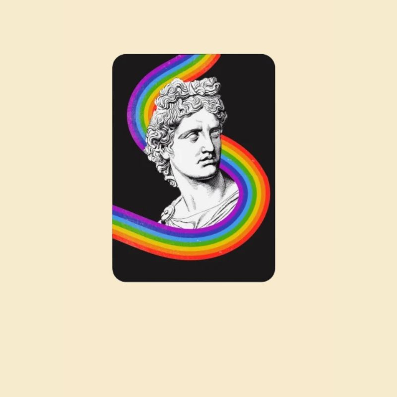 Klassische Statue mit leuchtendem Regenbogen