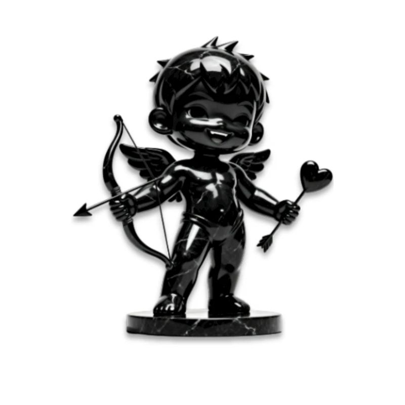 Schwarzer Amor mit Bogen