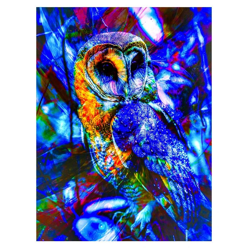 Neoneule im psychedelischen Licht