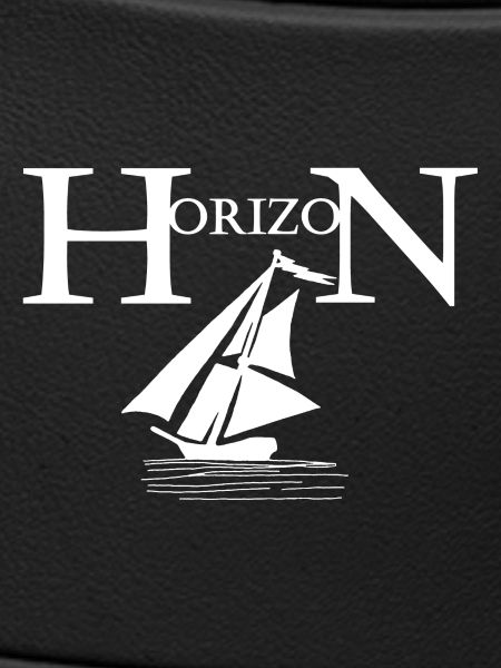 Weißes Boot und Horizont