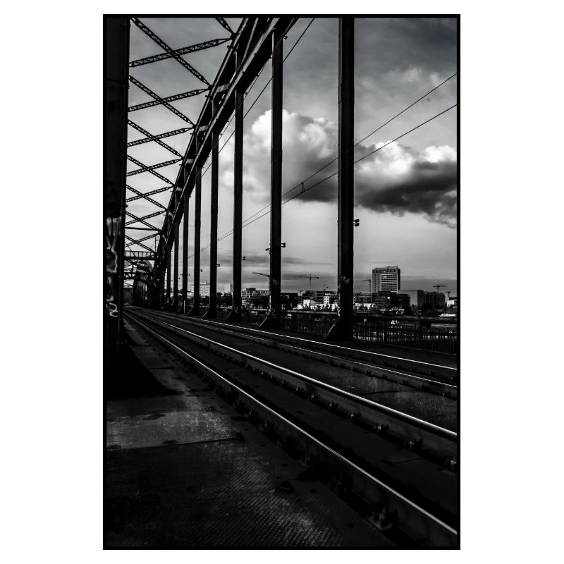 Schwarzweiß Eisenbahnbrücke