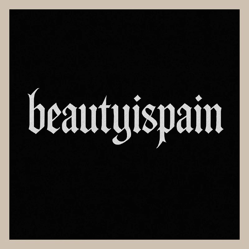  Gothic beautyispain text print