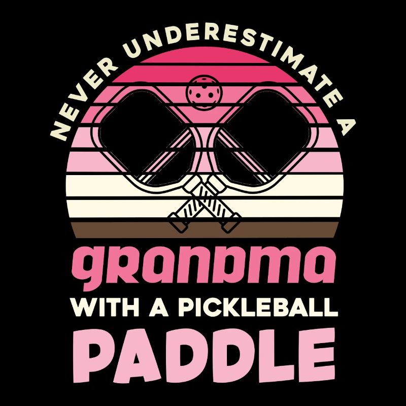 Mamie avec raquette de pickleball Retro