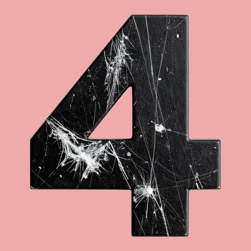 Black four-scratch pattern