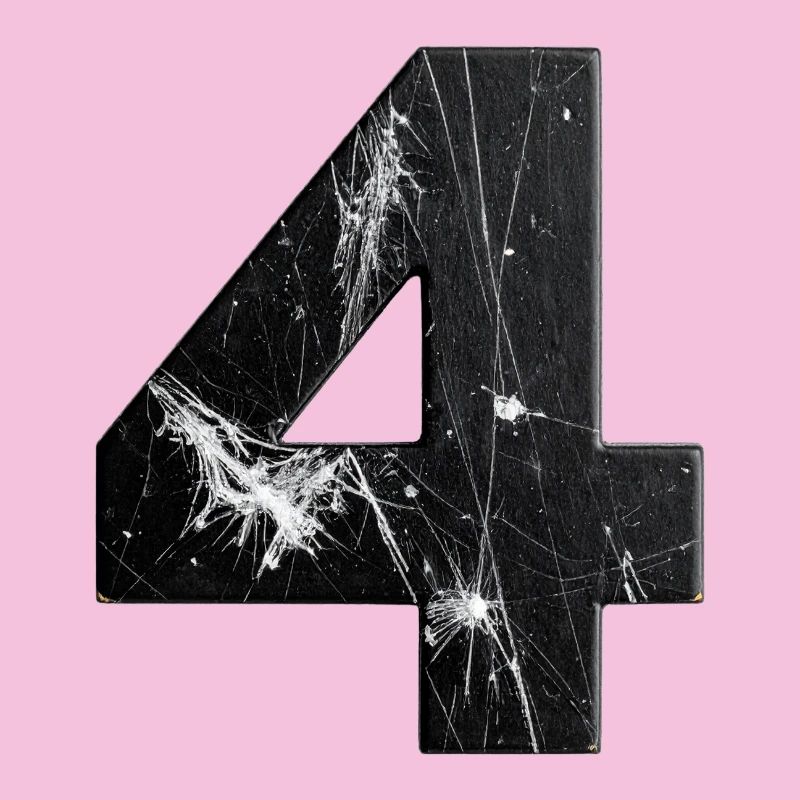 Black four-scratch pattern