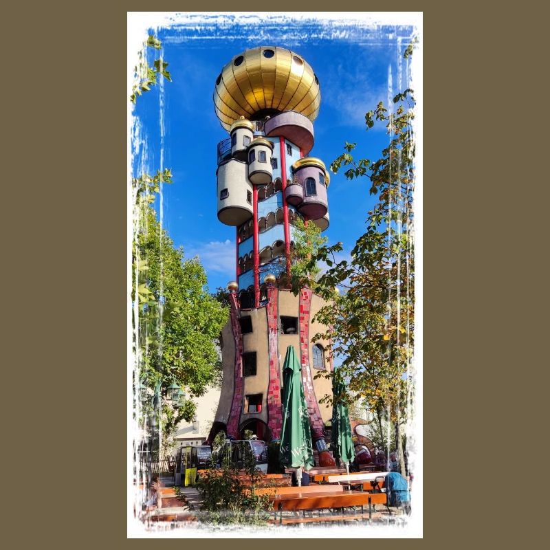 Hundertwasserturm beim Kuchlbauer
