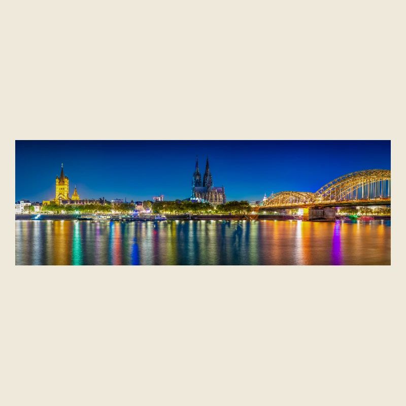 Vue nocturne de Cologne sur le Rhin