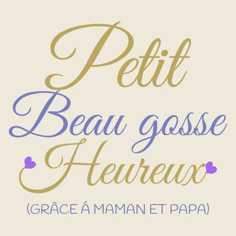 Petit beau gosse heureux grâce à maman et papa