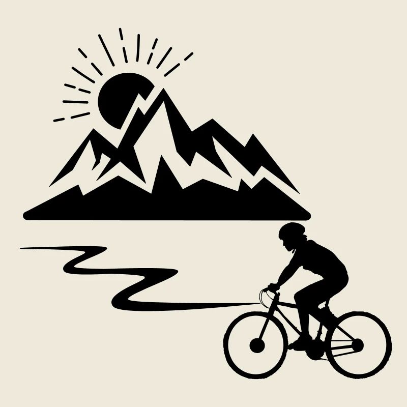 Radfahrer mit Bergen im Hintergrund und Sonne verschwindet