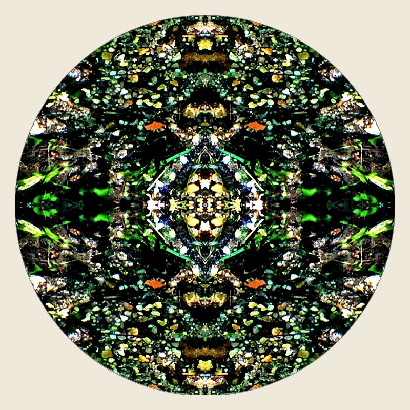 Natur Mandala Kieselsteine im Fluß