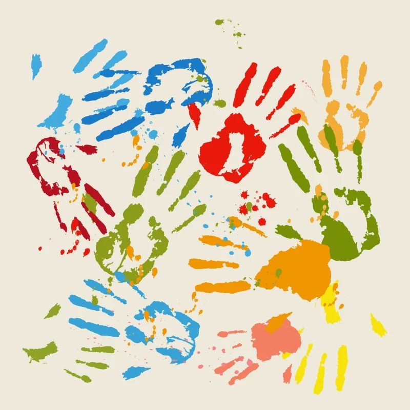 empreintes de mains colorées d’enfants avec des taches