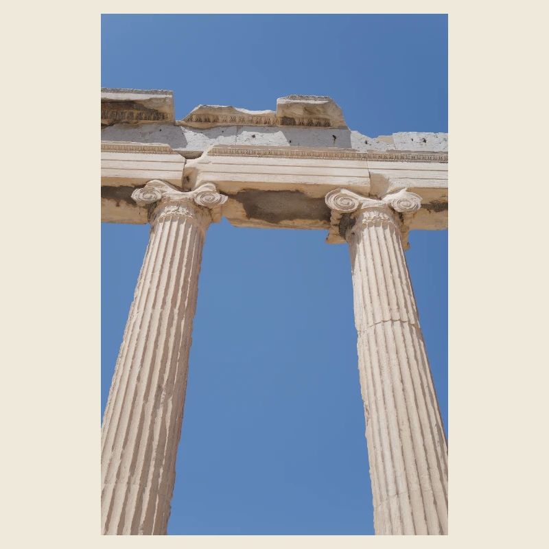 Colonnes antiques sous le ciel bleu, Acropole