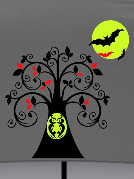 Baum mit Eule Halloween