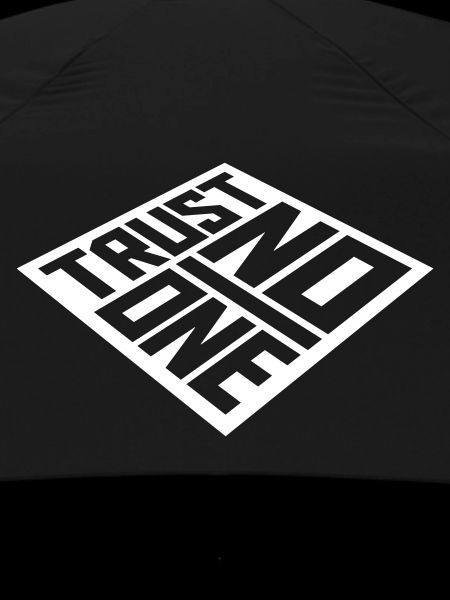 trust no one quote